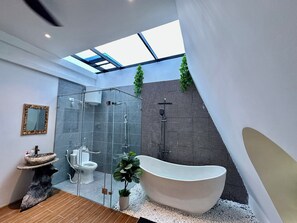 Bathroom - Bay Luxury Villa OCP2 - Self Checkin (Van Giang)