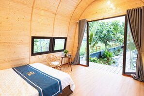 Bungalow – exclusive, hageutsikt | Minibar, lydisolert, wi-fi (inkludert) og sengetøy