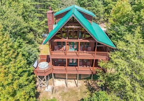 Exterior - Elk Lodge, Cozy cabin with a Mountain View! (Sevierville)