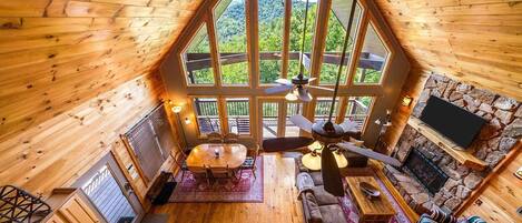 スマートテレビ、暖炉、テレビゲーム、DVD プレーヤー