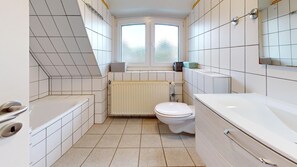 Unclassified image, 5 of 14, button - Haus Oberberg - Cozy thatched house for 6 people in the dunes of Hörnum (Hörnum (Sylt))