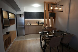 Dining - Luxury apartment in awesome Skopje with AC, WiFi & Parking (Skopje)