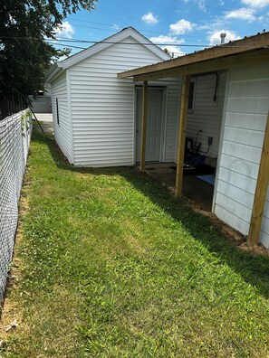 Exterior detail - Charming 2-bedroom house with WiFi, AC in superb Bedford (Bedford)