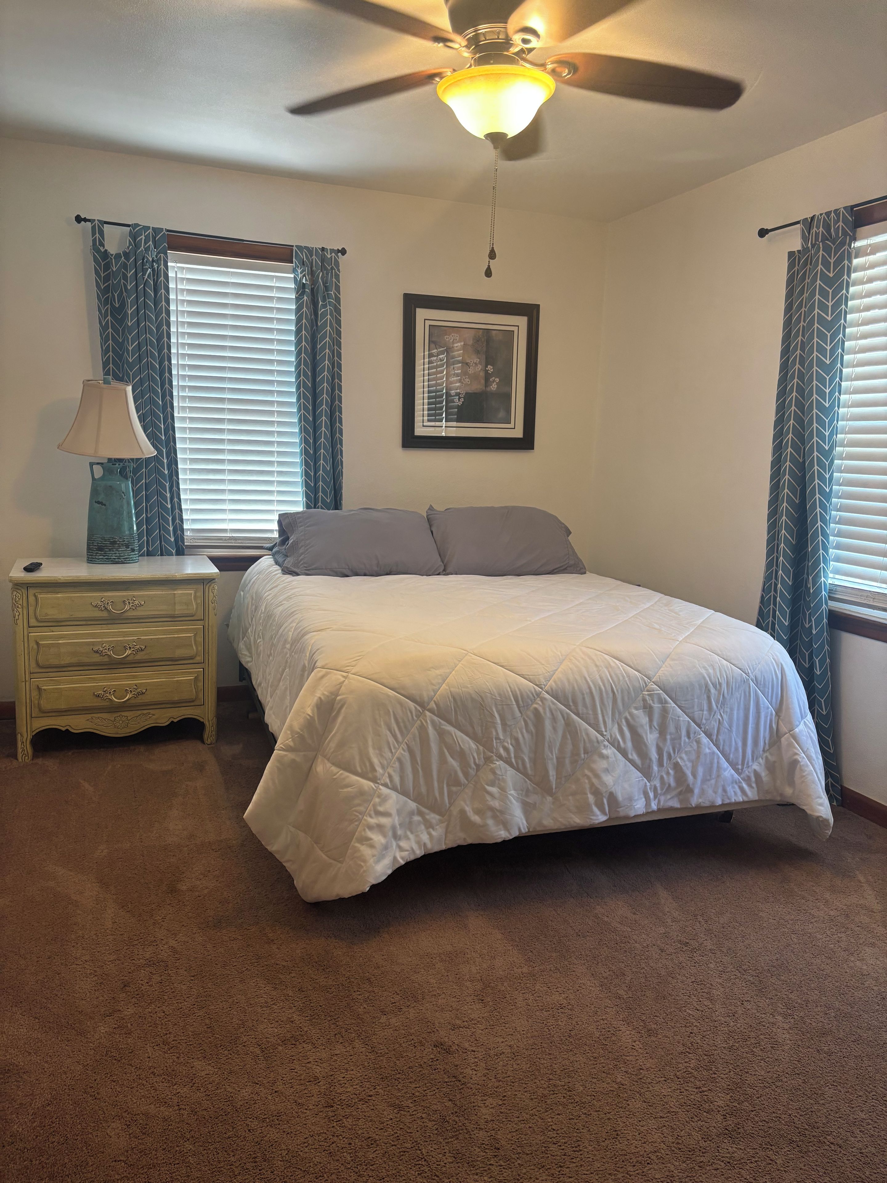 2 bedrooms, desk, iron/ironing board, travel cot