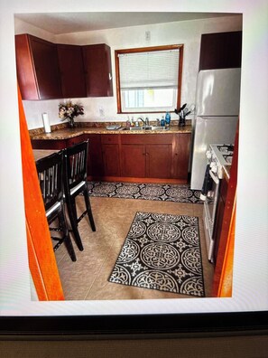 Microondas, horno, placa de cocina, cafetera/tetera