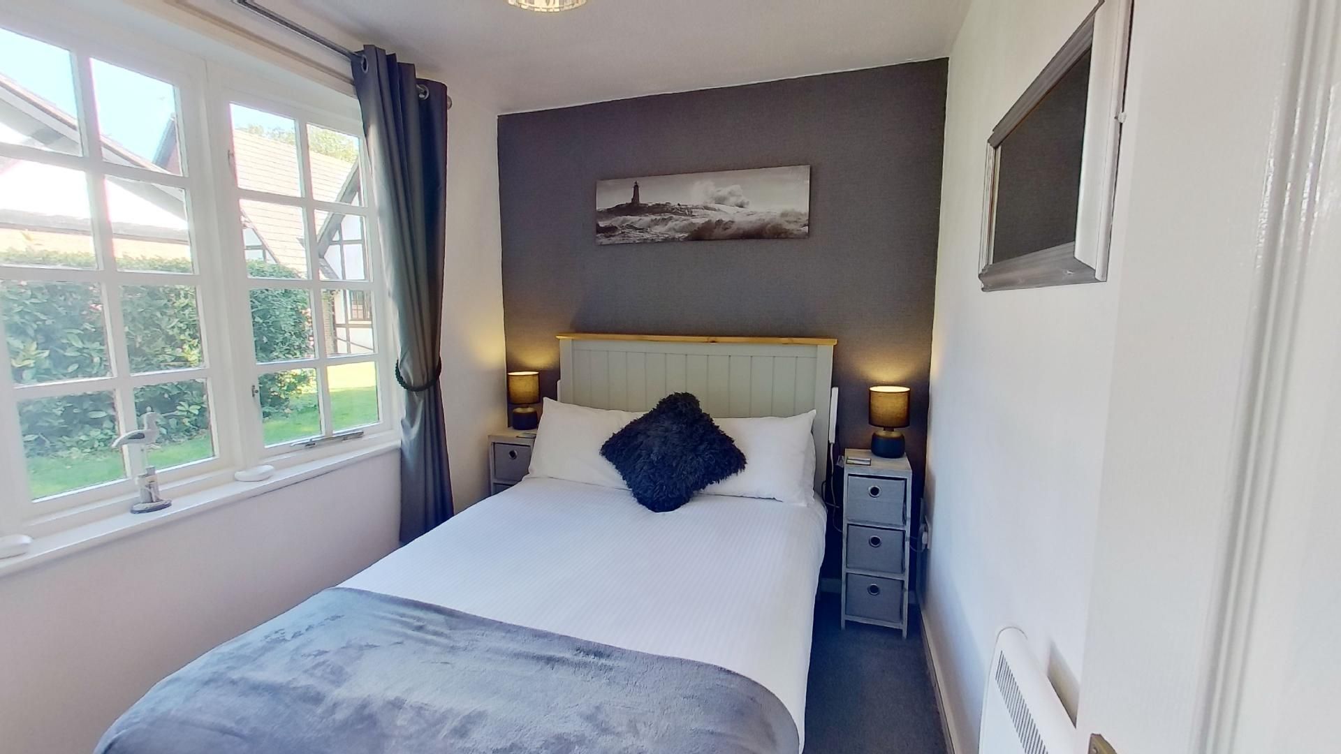 2 soverom, strykejern/-brett, internettilgang og sengetøy