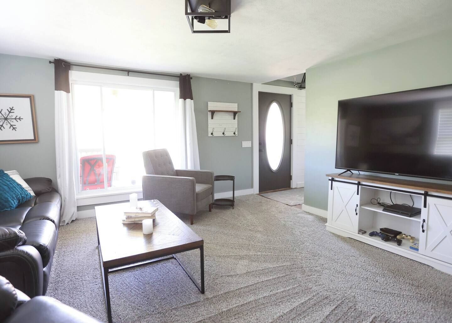 TV connectée, cheminée, baby-foot