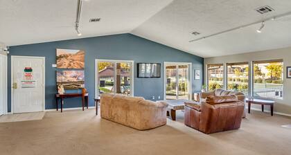 Pet Friendly Relaxing Condo in St. George near Zion N.P. Resort w/Pools