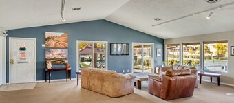 Pet Friendly Relaxing Condo in St. George near Zion N.P. Resort w/Pools