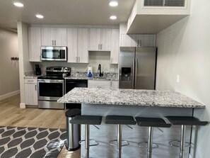 Fridge, microwave, oven, stovetop - Pet Friendly Relaxing Condo in St. George near Zion N.P. Resort w/Pools (St. George)