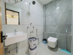 Bathroom - Hotel Sharda Inn (Ujjain)