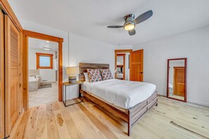 6 bedrooms, desk, iron/ironing board, WiFi