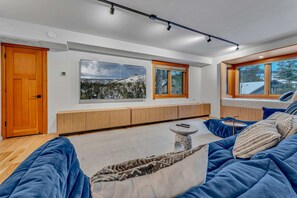 Tv, pejs, kontorer, printere