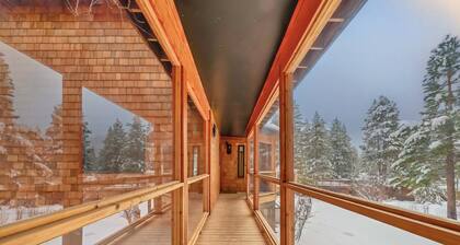 Stunning Mountain Gem with Hot Tub Near Palisades