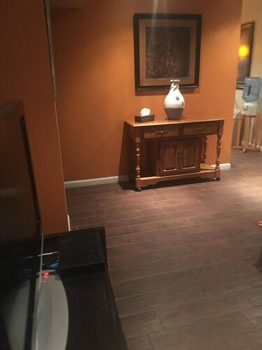 2-bedroom condo with AC, WiFi in Glendale