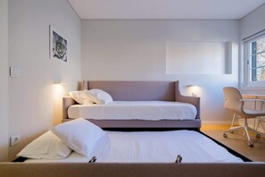 3 habitaciones, escritorio, tabla de planchar con plancha y wifi 
