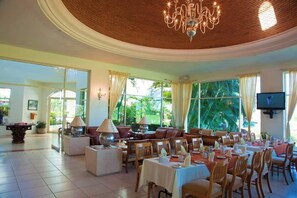 Dining - El Tigre Deluxe, 2BR, with large terrace, Golf views & BBQ (Nuevo Vallarta)