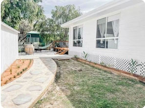 Terrace/patio - Sonnys At Robe - Long Beach Pet Friendly Home (Robe)