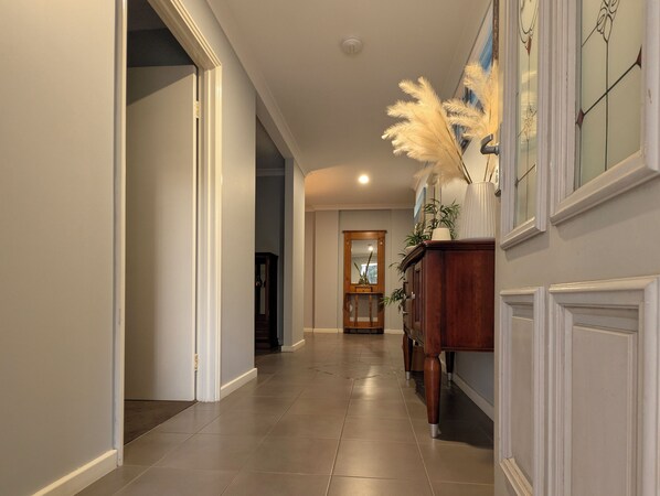 المنشأة من الداخل