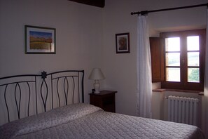 2 dormitorios, tabla de planchar con plancha, wifi y ropa de cama