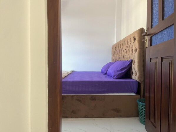 1 bedroom, WiFi, bed sheets