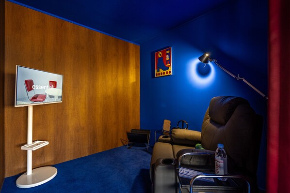 Economy Cabin | Blackout drapes, iron/ironing board, free WiFi