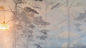 5 habitaciones, escritorio, tabla de planchar con plancha y wifi