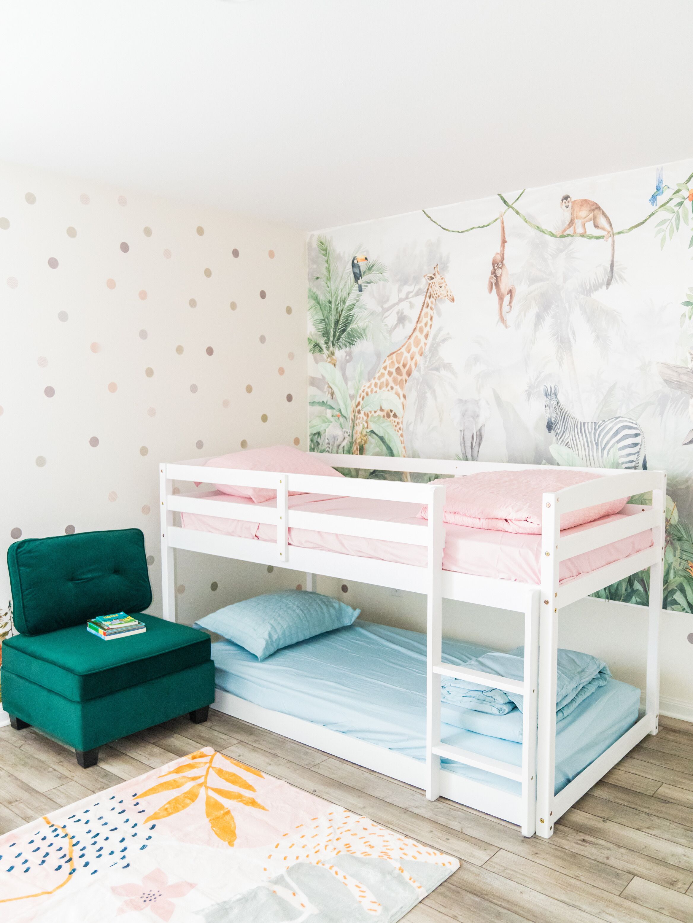 5 quartos, escrivaninha, ferros/tábuas de passar roupa, Wi-Fi