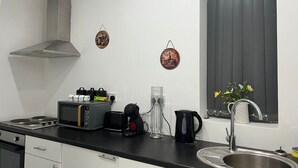 Private kitchen - Luton Centrally Located Apartment v close London Luton Airport (Luton)