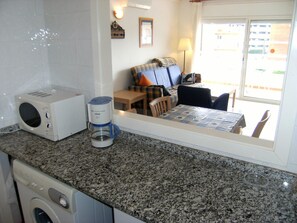 Apartment | Private kitchen - Apartment in Estartit Near Sandy Beach (Torroella de Montgrí)