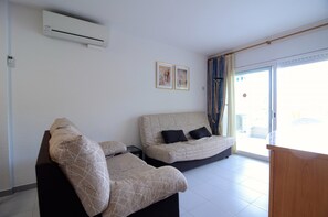 Apartment | Living room - Apartment in Spain Near Golden Sand Beach (Torroella de Montgrí)