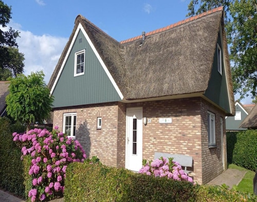 森林海滩附近带桑拿的度假别墅