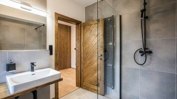 Villa | Badezimmer