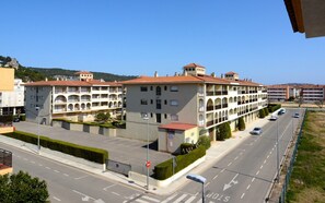 Apartment | Exterior - Apartment in Estartit Near Sandy Beach (Torroella de Montgrí)