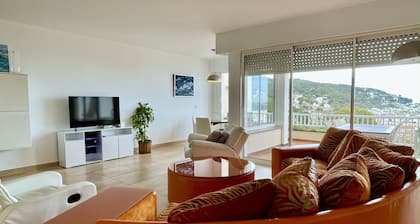Villa in Estartit Near Sandy Beach