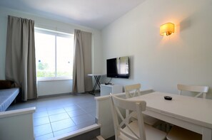 Apartment | Living room - Apartment for 3 People With Pool (Torroella de Montgrí)
