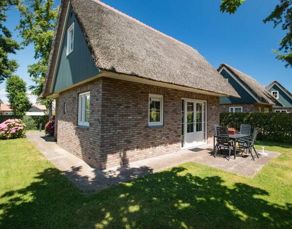 House | Living room - Holiday Home in Sint Maartenszee for 6 (Sint Maartensvlotbrug)