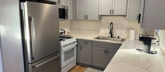 Newly Renovated 2br Retreat

