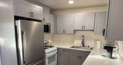 Newly Renovated 2br Retreat