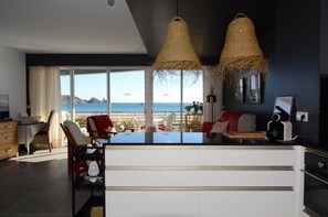 Apartment | Private kitchen - Apartment With Parking and two Rooms (Torroella de Montgrí)