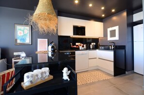 Apartment | Private kitchen - Apartment With Parking and two Rooms (Torroella de Montgrí)