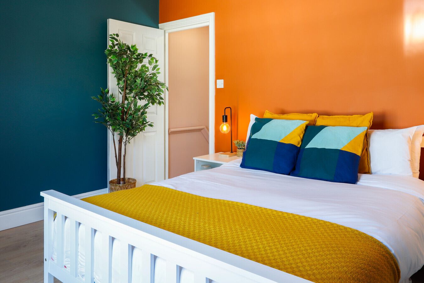 2 soverom, strykejern/-brett, reiseseng for barn og wi-fi (inkludert)