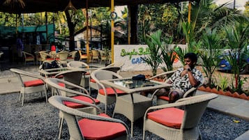 Thức ăn và đồ uống