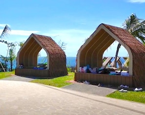 Beach/ocean view - One Manchester Place 1BR Ocean View (Lapu-Lapu)