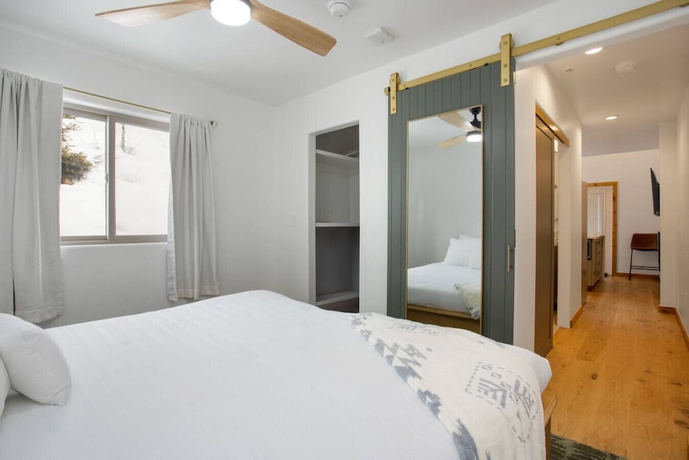 cozy-and-quaint-remodeled-home-free-bus-route-vail-vrbo