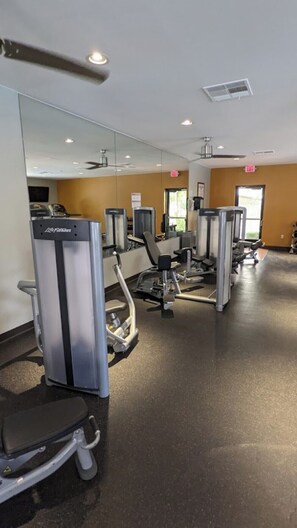 Fitness facility - Las Vegas Cancun Hotel Suite 1B/2B Balcony Valentine/Presidents Day Weekend (Las Vegas)