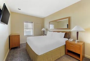 1 makuuhuone, työpöytä, silitysrauta/-lauta, Wi-Fi