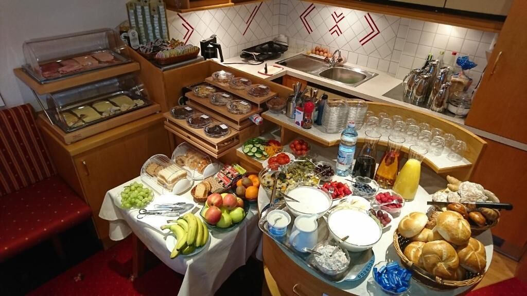 Esmorzar diari d'estil bufet (20 EUR per persona) 