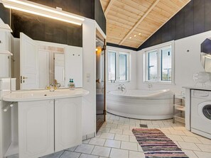 House | Spa treatment