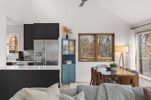 Interior - Dream Retreat with Hot Tub, FirePit, Grill and only 15 min to Downtown Chattanooga (Signal Mountain)